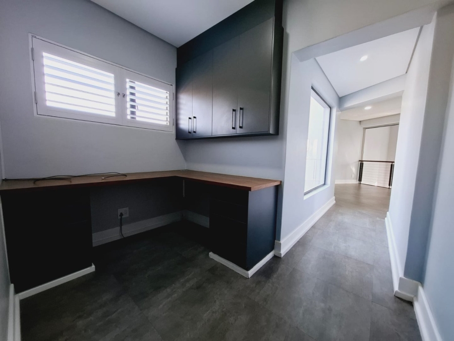 5 Bedroom Property for Sale in Somerton Estate Free State